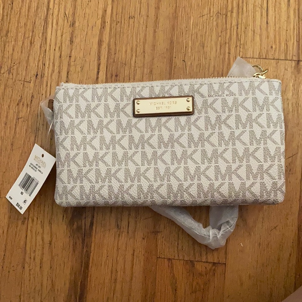 Michael Kors JetSet Vanilla MD Wristlet NWT